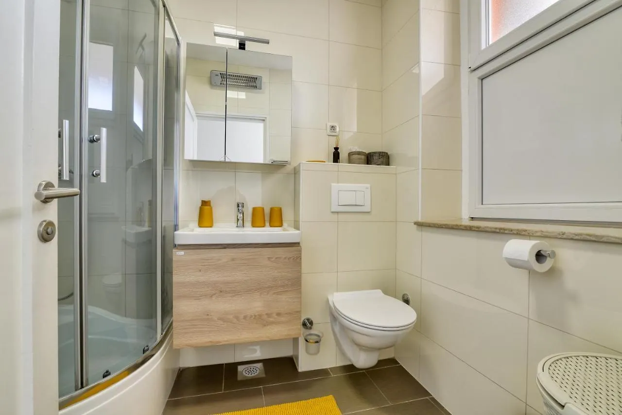 Studio Apartment Harbour Pula